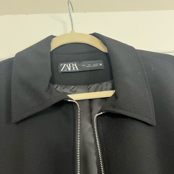 Zara zip up black bomber jacket - Picture 3 of 4